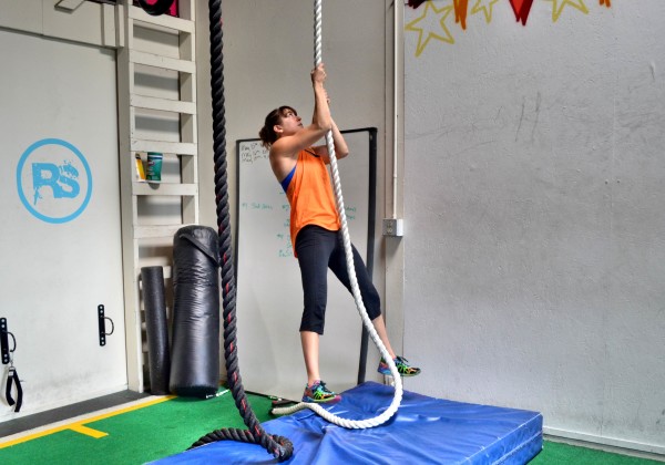 upper-body-only-rope-climb